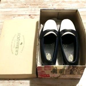 G.H Bass & Co. Navy & White Weejuns Penny Loafers 9